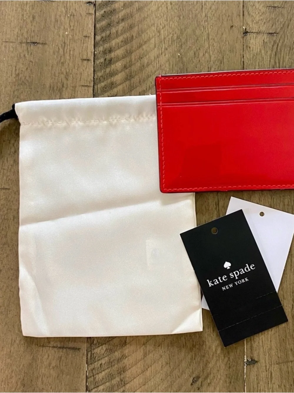 Kate Spade New York Bridget Red card case ! *NWT includes dust bag !